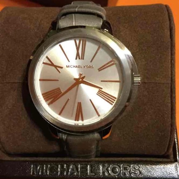 Michael Kors Gray Leather Watch NWT MK2479 main image 6